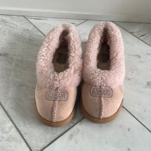 Ugg pink slippers size 5